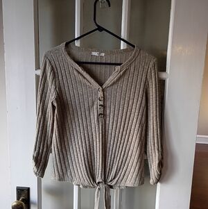 MAURICES button front V-Neck tie front Top